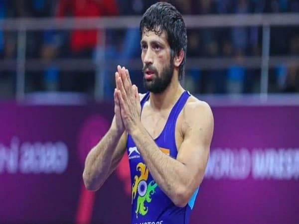 Asian Wrestling Championship: रवि दहिया ने लगायी गोल्ड की हैट्रिक, फाइनल में हारे बजरंग पूनिया को सिल्वर