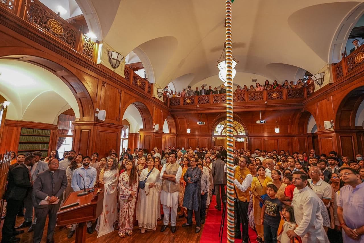 लंदन में भारतीय उच्चायोग में गूंजा जन गण मन... गोरखपुर के सांसद रवि किशन हुए शामिल