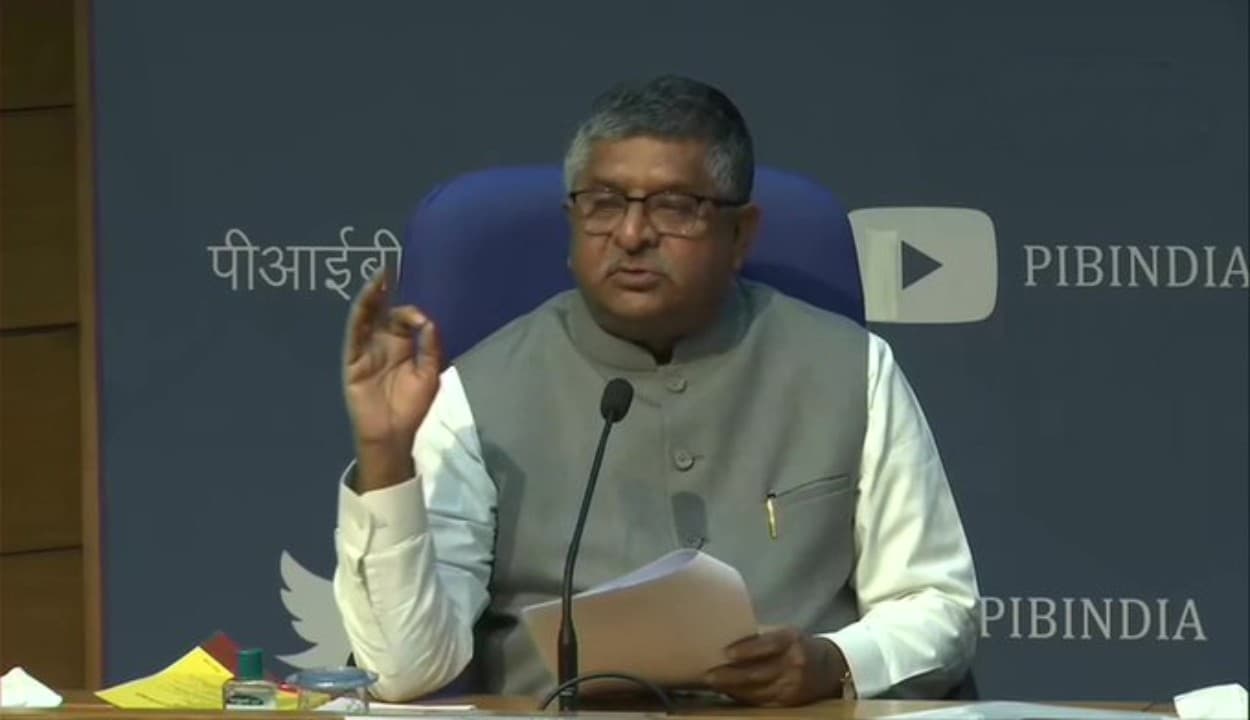 Social media पर एक गलत जानकारी शेयर करना आपको पहुंचा सकता है 5 साल के लिए जेल, क्या होने जा रहा सख्त कानून, यहां जानिए