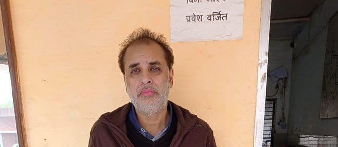 UPTET 2021: प्रिंटिंग प्रेस का मालिक खुद को बता रहा दबंग BJP MLA का भाई, प्रियंका गांधी ने योगी सरकार को घेरा