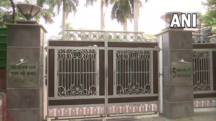 चुनाव में करारी हार के बाद कांग्रेस में बगावती सुर तेज, गुलाम नबी आजाद के घर पर हुई जी-23 की बैठक