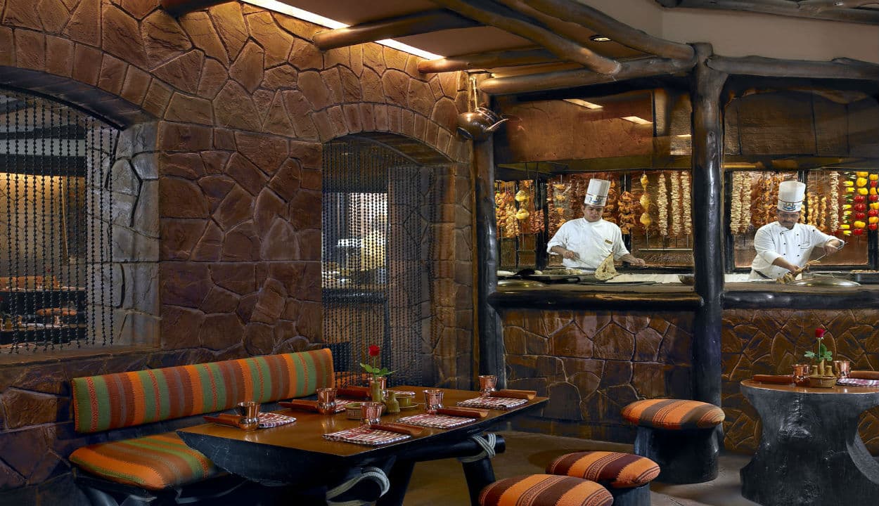 UNLOCK1 : 8 जून के बाद खोले जा सकते हैं होटल, रेस्टोरेंट, और शॉपिंग मॉल्स, सरकार नये सिरे से जारी करेगी नयी गाइडलाइन