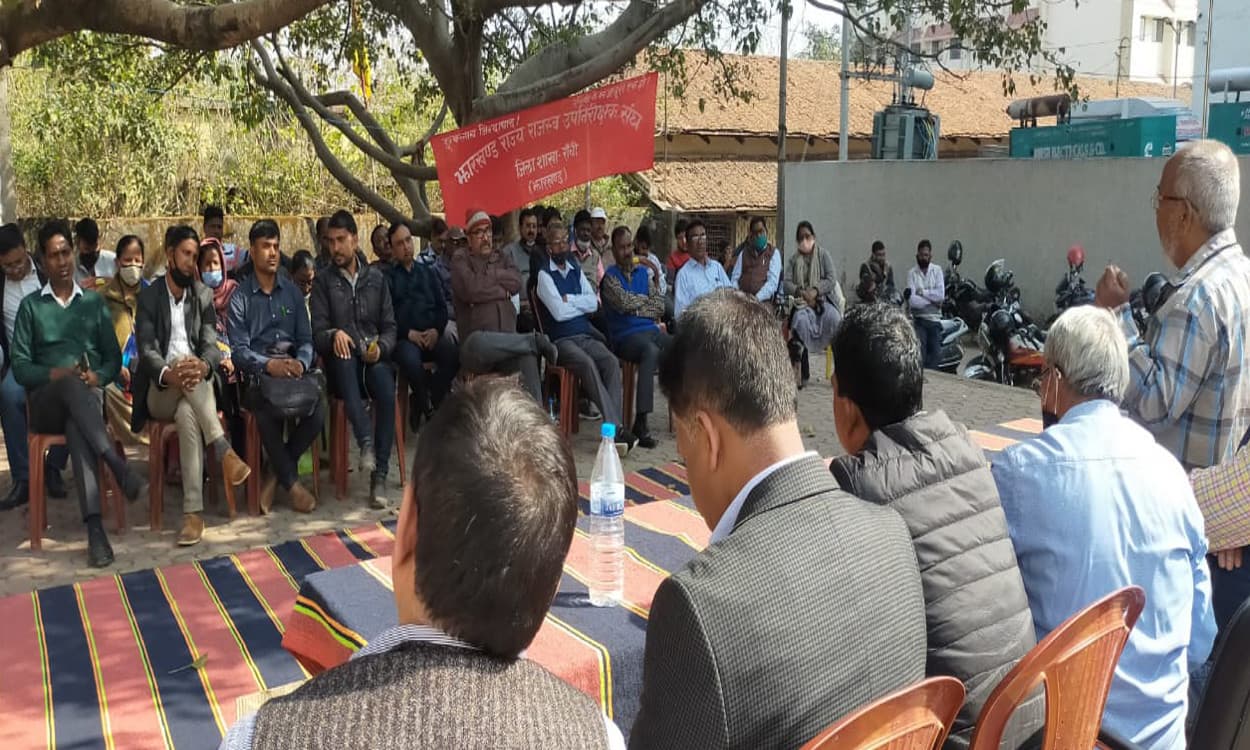 रांची के राजस्व कर्मचारी पर हमला मामले में गोलबंद हुआ रेवेन्यू संघ, आंदोलन की दी चेतावनी