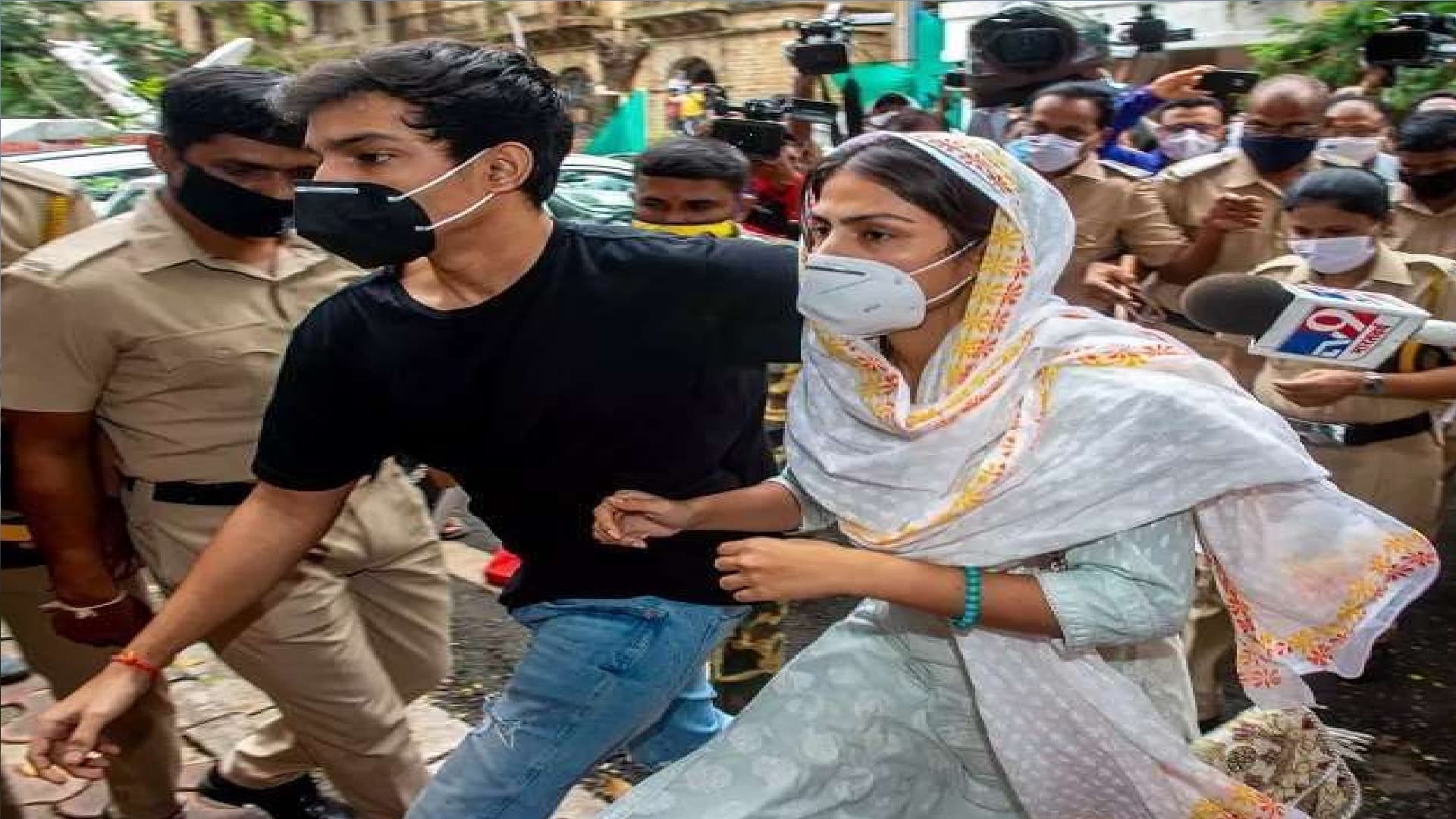 Sushant Singh Rajput Case : बॉलीवुड का ड्रग्स कनेक्शन! NCB की बड़ी कार्रवाई, मुंबई और गोवा में छापेमारी