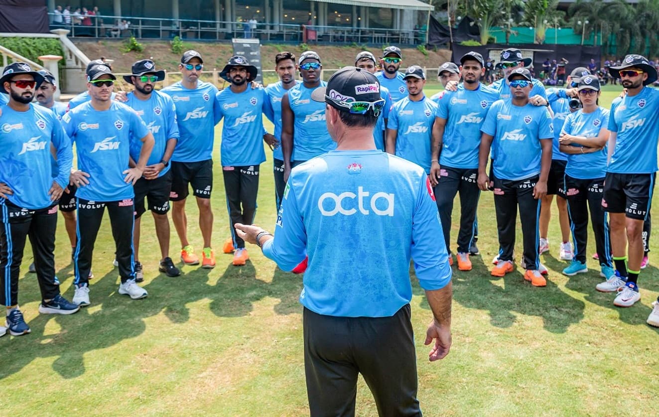 IPL 2022: दिल्ली की हार से नाराज हुए कोच रिकी पोंटिंग, कप्तान पंत समेत पूरी टीम की लगायी क्लास