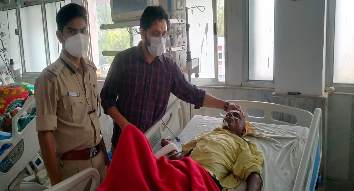 रिम्स के न्यूरो सर्जरी वार्ड में इलाजरत रांची के इस मरीज को अपनों का है इंतजार, क्या आप जानते हैं इन्हें ?