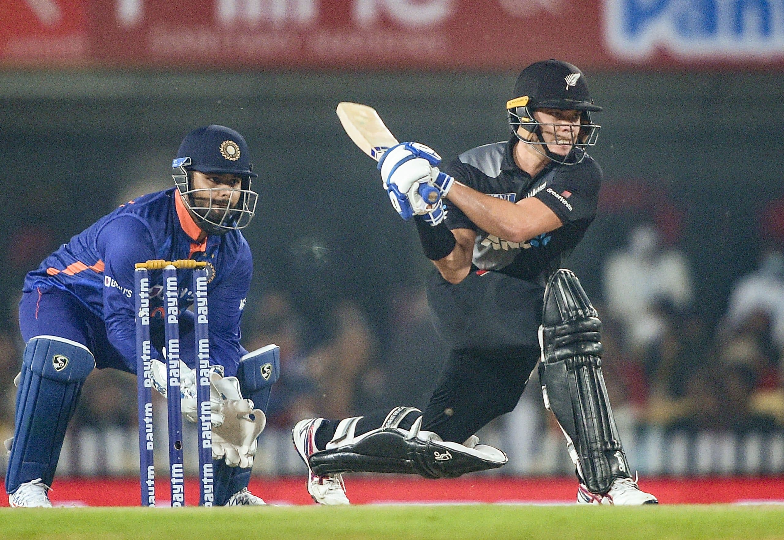 India vs New Zealand 2nd T20: रांची में टेप लगी जर्सी पहनकर मैदान पर उतरे ऋषभ पंत, सोशल मीडिया पर हो गये ट्रोल