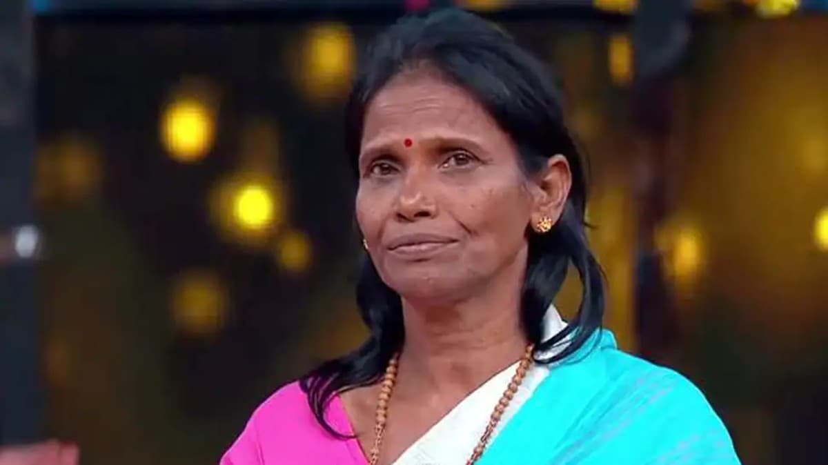 Ranu Mondal Video: रानू मंडल ने ट्विंकल खान्ना के इस गाने पर किया जमकर डांस,VIDEO हो रहा इंटरनेट पर वायरल