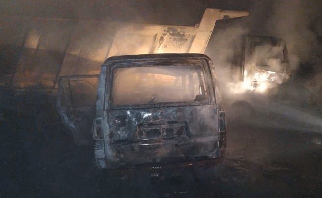 Andhra Pradesh: 2 कारों की टक्कर से लगी भीषण आग, 5 लोग जिंदा जले, 3 की स्थिति गंभीर