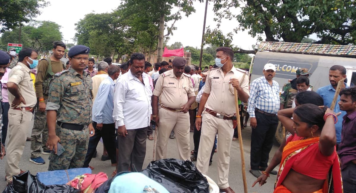 Jharkhand News : कोडरमा में दो बच्चे की मां अपने भांजे के साथ हुई फरार, दोनों ने धनबाद में की सुसाइड