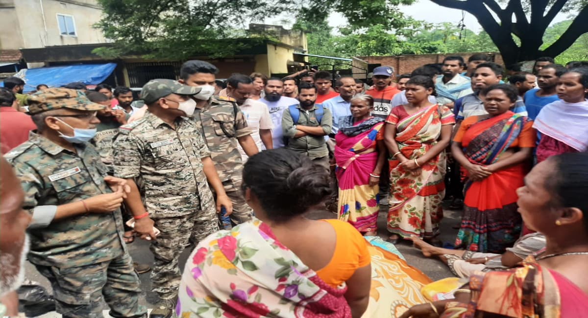 Jharkhand News: सड़क दुर्घटना में खूंटी की युवती की मौत, गुस्साए ग्रामीणों ने घंटों किया सड़क जाम