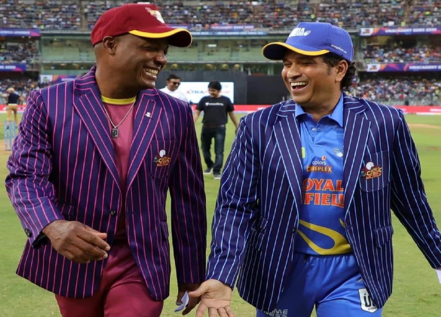 Road Safety World Series 2021 : मास्टर ब्लास्टर सचिन ने जमाया ऐसा छक्का, लारा भी बधाई देने से खुद को नहीं रोक पाये