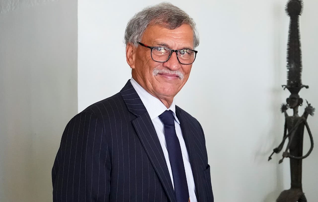 टीम इंडिया के पाकिस्तान दौरे पर केंद्र सरकार लेगी फैसला, बीसीसीआई अध्यक्ष रोजर बिन्नी ने कही यह बात