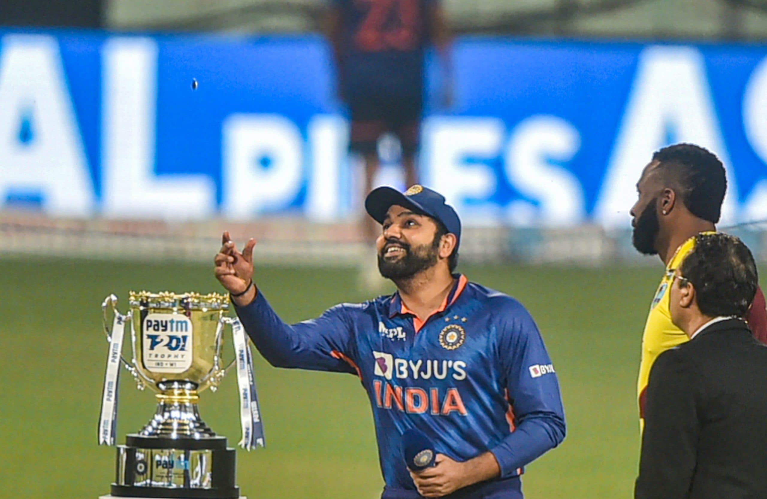 IND vs WI T20: भारत-वेस्टइंडीज तीसरे टी20 में दर्शकों की वापसी, इतने लोग कर पायेंगे स्टेडियम में एंट्री