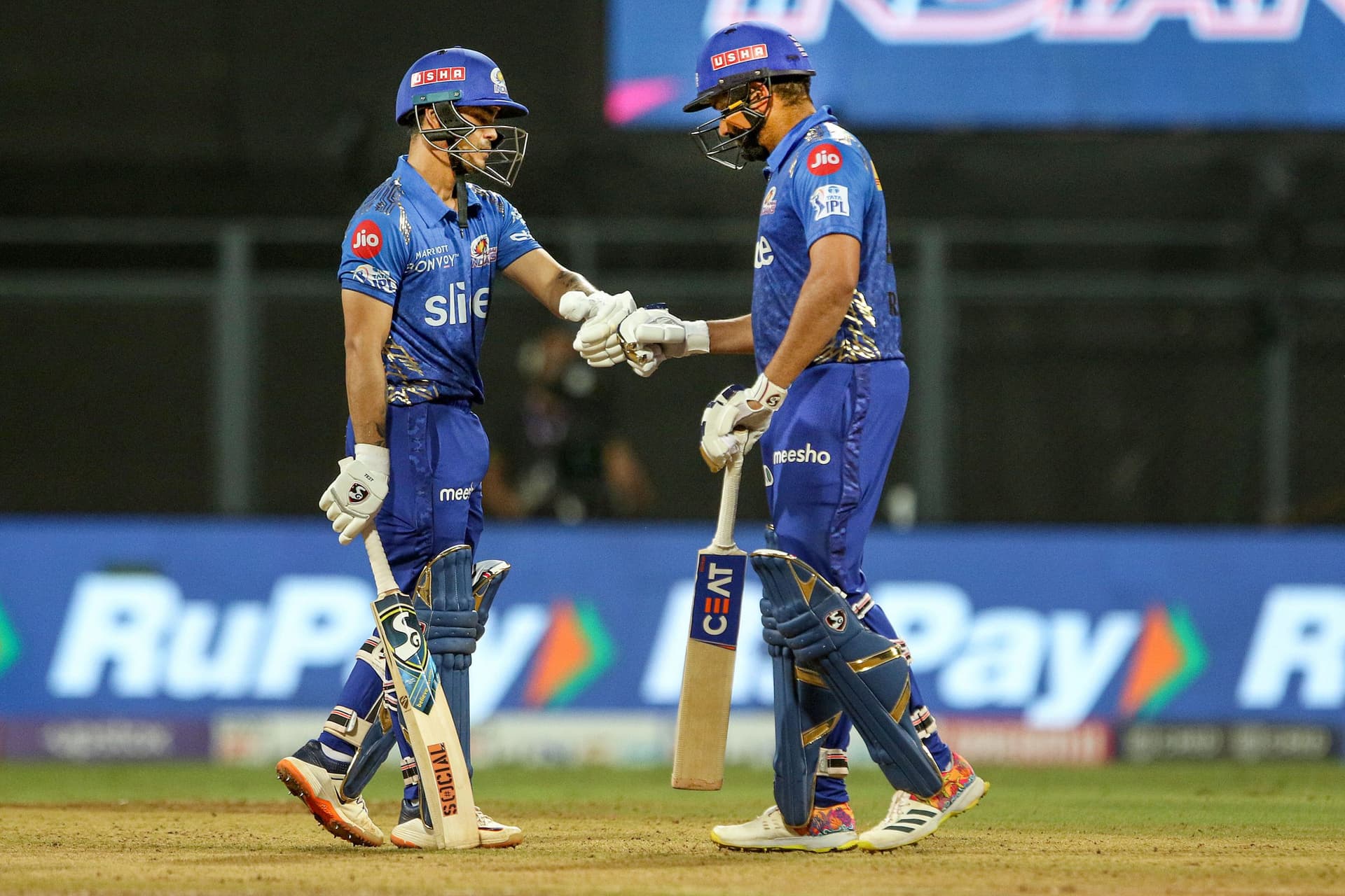 MI vs DC, IPL 2022 : मुंबई की जीत से विराट कोहली की टीम को फायदा, दिल्ली कैपिटल्स बाहर, आरसीबी प्लेऑफ में