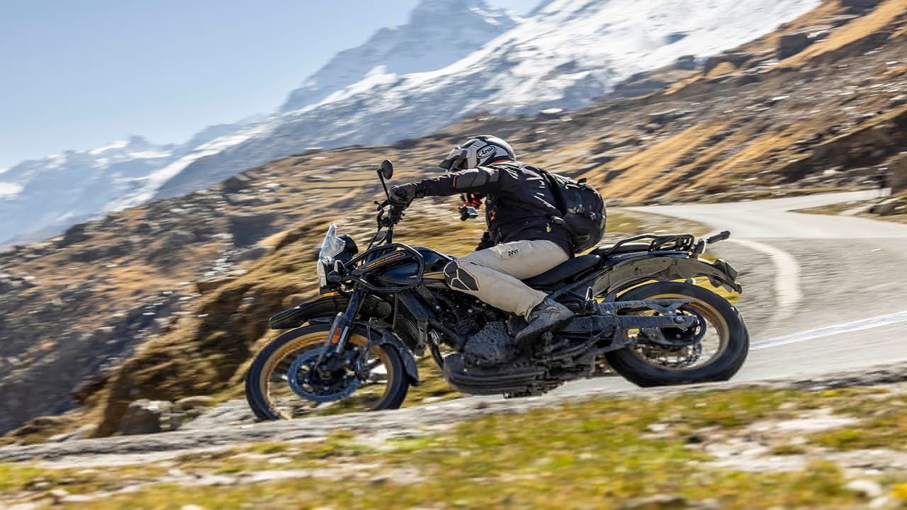 ट्रायम्फ स्क्रैम्बलर और केटीएम 390 को धूल चटाने आई Royal Enfield की ये बाइक, जानें पूरी डिटेल्स