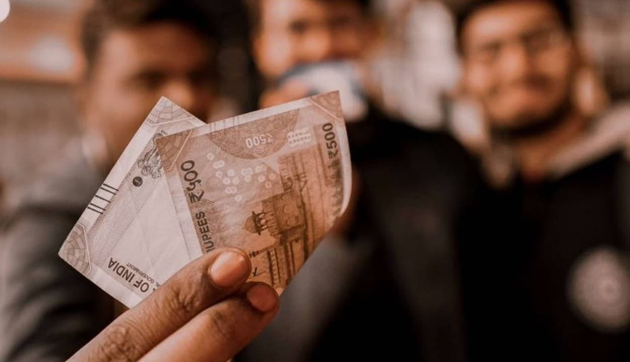 Festive season में केंद्रीय कर्मचारियों को मिल सकता है एडवांस सैलरी और पेंशन का तोहफा, जानिए कैसे मिलेगा लाभ?