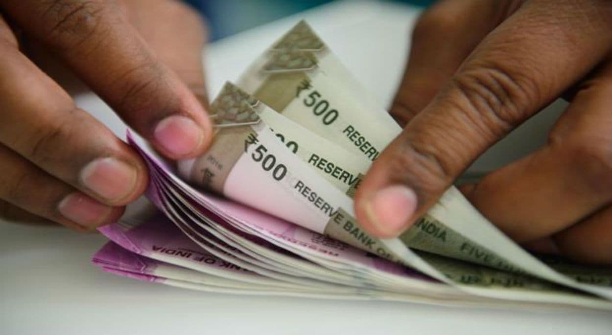 PPF अकाउंट में निवेश से होने वाली आय को डबल करने के लिए आपको रखना होगा इन बातों का ध्यान