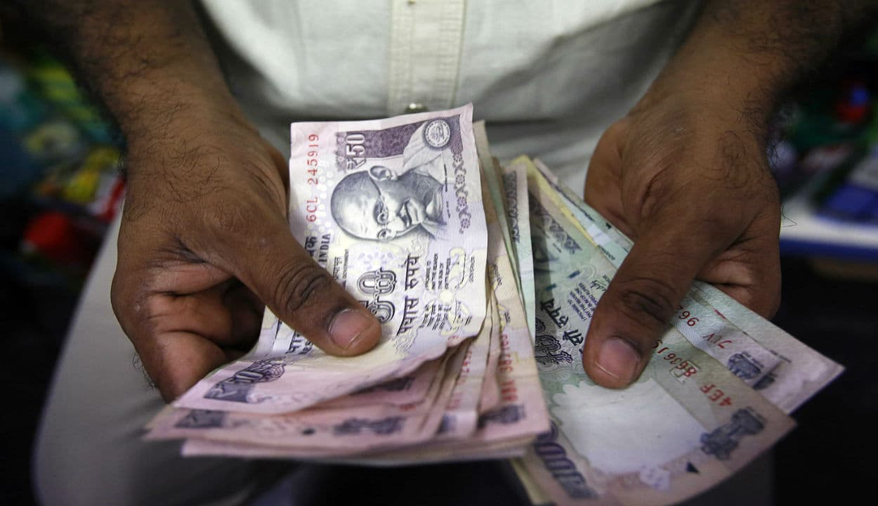 PM Kisan : अटल जी के जन्मदिन पर किसानों के खाते में आ जाएगी 2000 रुपये की 7वीं किस्त, चेक करते रहिए मैसेज