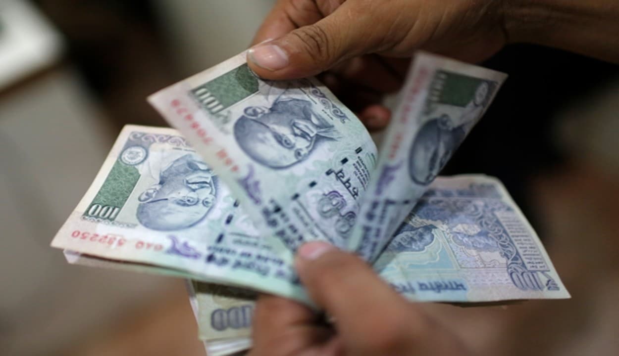 7th Pay Commission : रेलवे कर्मचारी और सशस्त्र बलों के डीए में जल्द बढ़ोतरी करेगी सरकार, जानिए कितना होगा लाभ