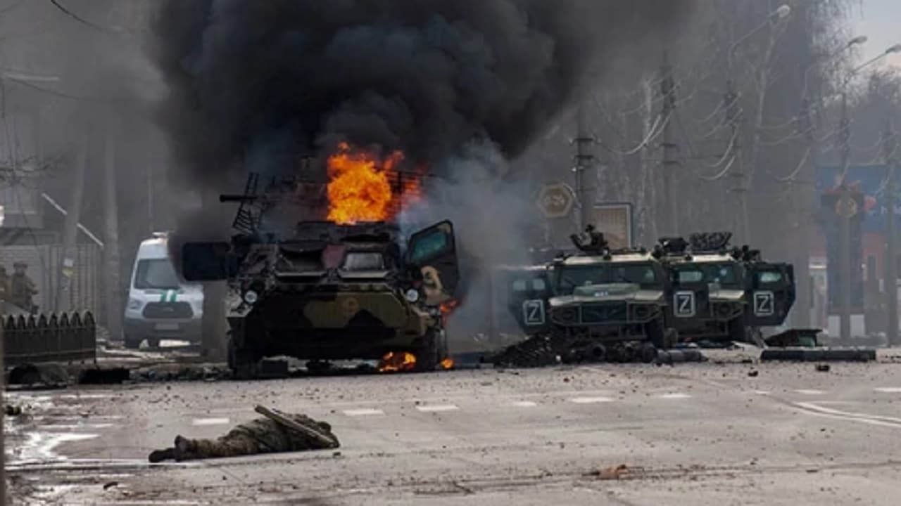 Russia Ukraine War: नए साल पर यूक्रेनवासियों पर रूसी सेना ने तेज किए हमले, मिसाइल अटैक से दहल उठा कीव