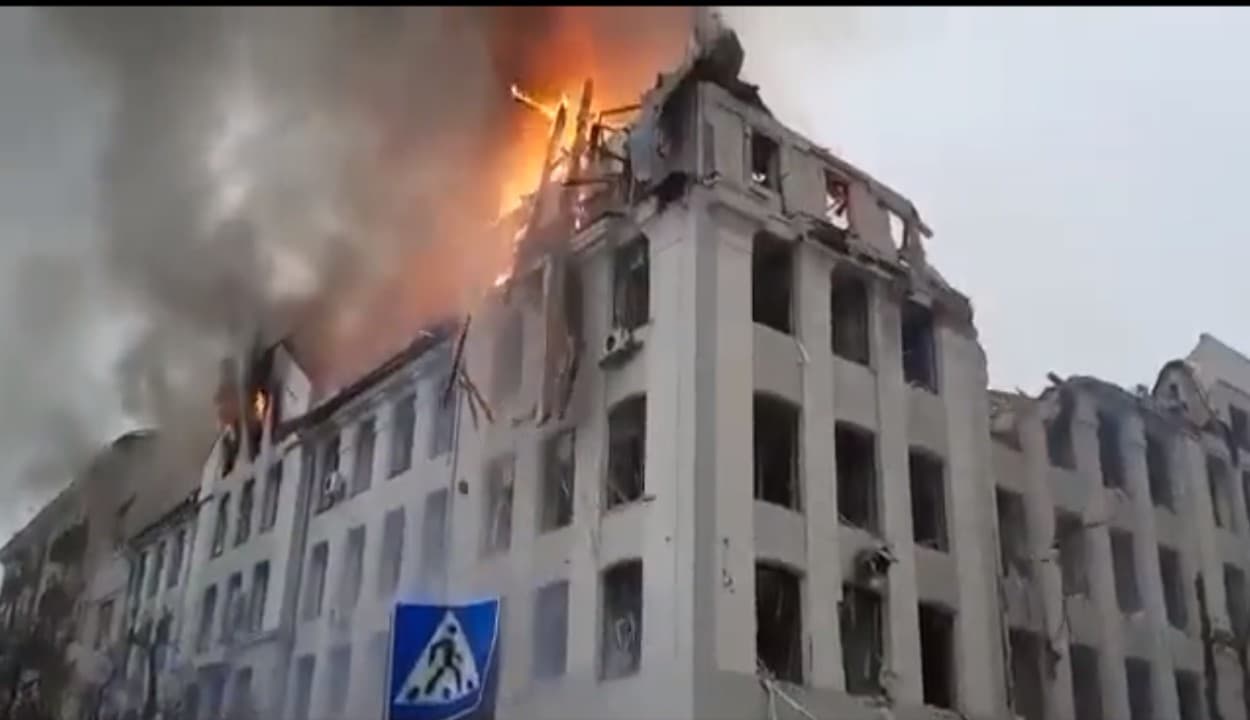 Russia Ukraine War: धमाकों से गूंजा कीव में रक्षा मंत्रालय, रूसी मिसाइल अटैक में 1 बांग्लादेशी की भी मौत