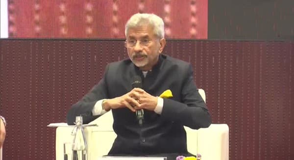 विदेश मंत्री डॉ एस जयशंकर ने कहा, चुनौतियों का हल लड़कर नहीं, मिलकर निकाला जा सकता है