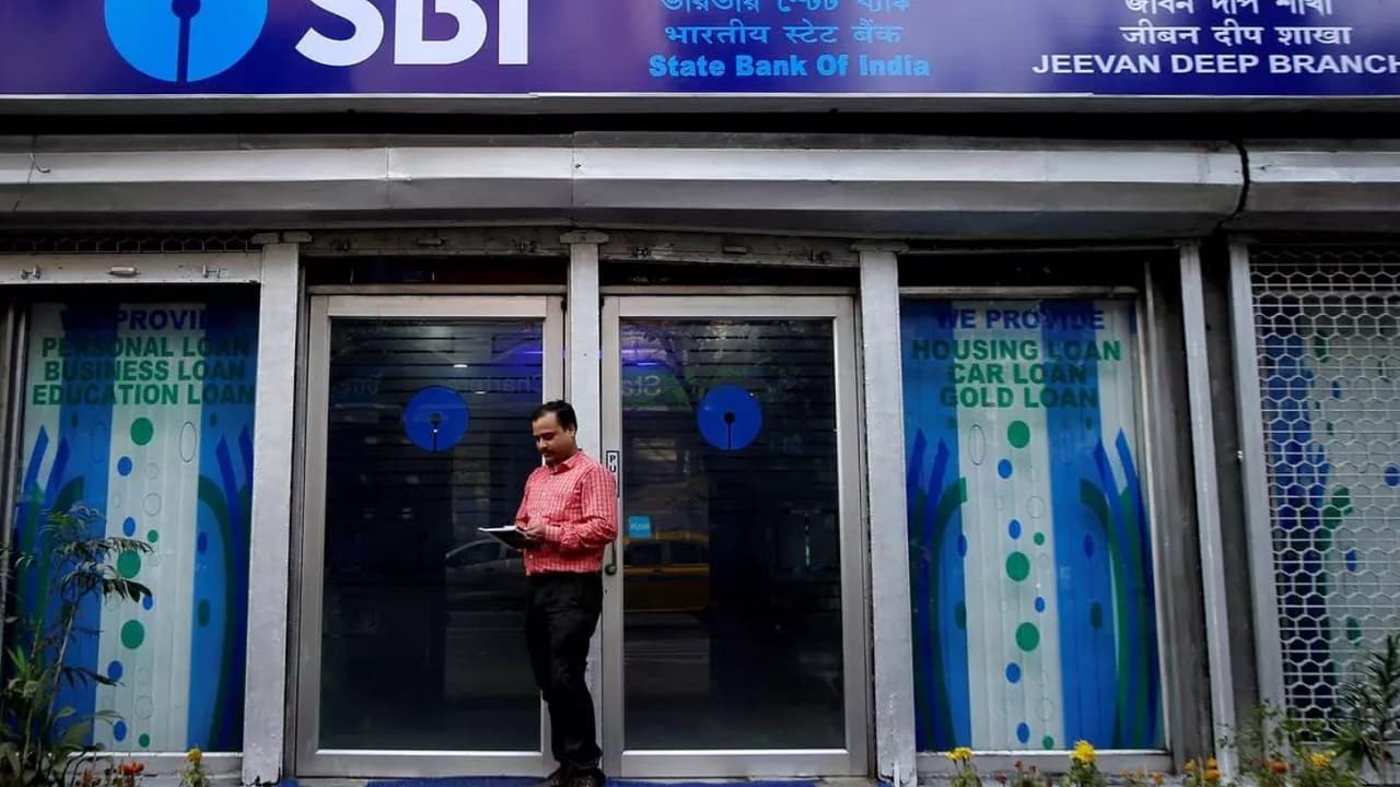 SBI ग्राहकों को Free में दे रहा है 8 तरह की सुविधाएं, घर बैठे आप भी कर सकते हैं इस्तेमाल, जानिए क्या है प्रोसेस