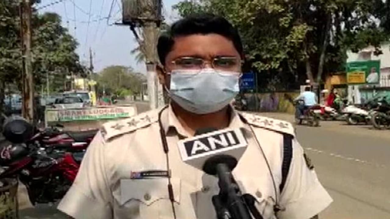 Odisha News: सरकारी अधिकारियों के साथ मारपीट मामले में केंद्रीय मंत्री बिश्वेश्वर टुडू के खिलाफ केस दर्ज Odisha News: सरकारी अधिकारियों के साथ मारपीट मामले में केंद्रीय मंत्री बिश्वेश्वर टुडू के खिलाफ केस दर्ज