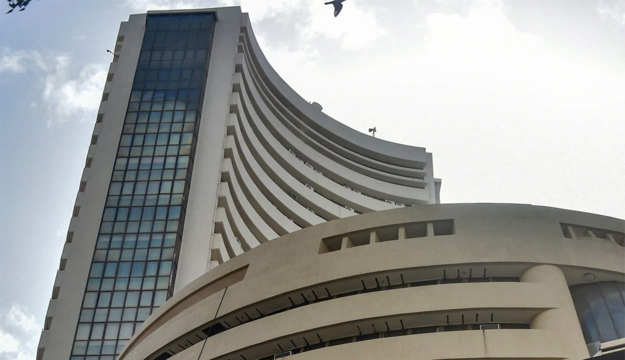 शेयर बाजार में उतार-चढ़ाव जारी, शुरुआती कारोबार में सेंसेक्स 301 अंक मजबूत, निफ्टी 14000 के पार