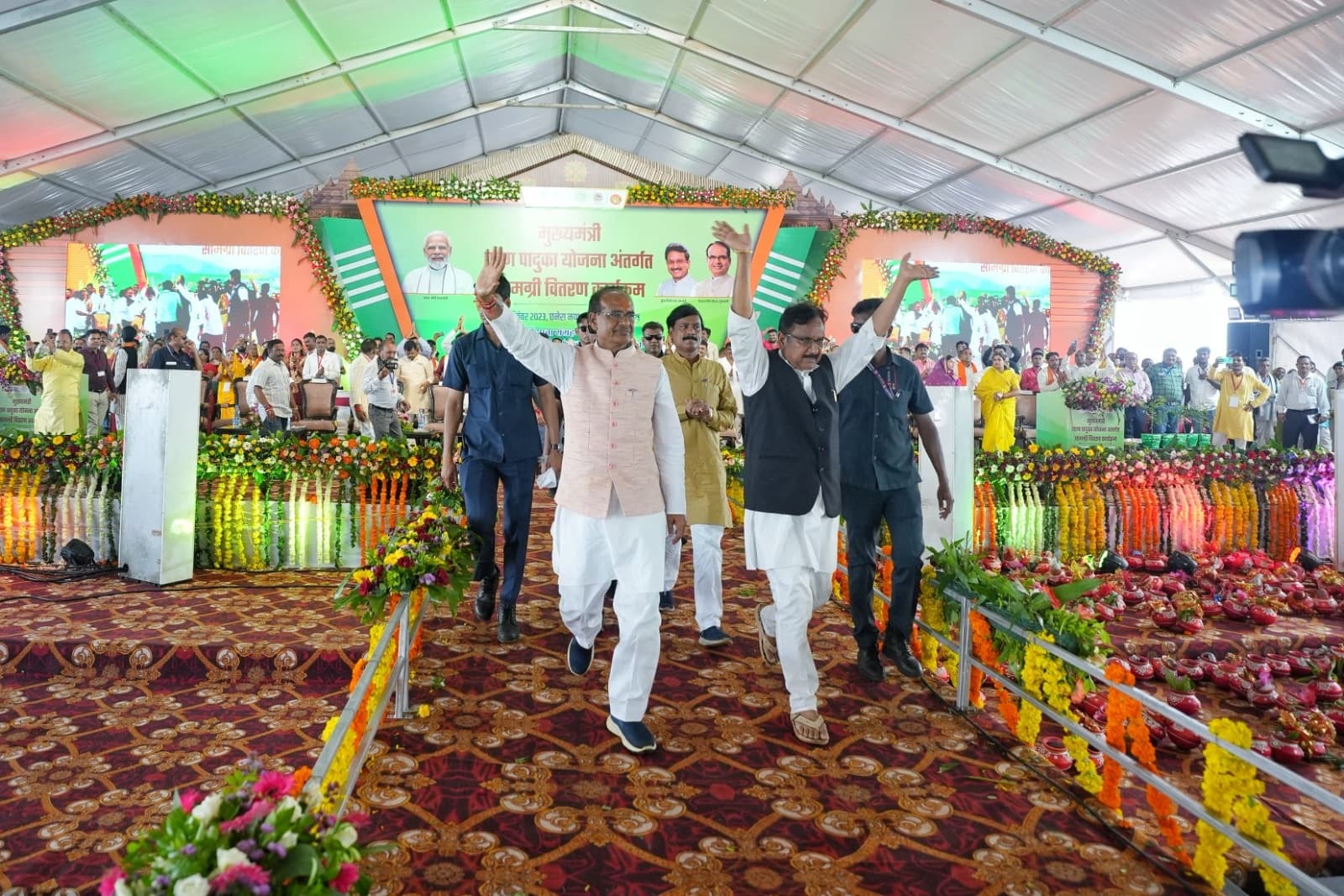 MP Election: लाडली बहना योजना में 21 से अधिक उम्र की महिलाएं भी शामिल, CM चौहान बोले- जल्द होगी बंपर भर्तियां