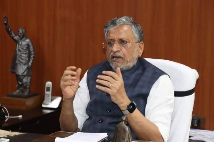 Bihar Election 2020: एनडीए में सीट बंटवारे पर फैसला आज? डिप्टी सीएम सुशील मोदी दिल्ली रवाना