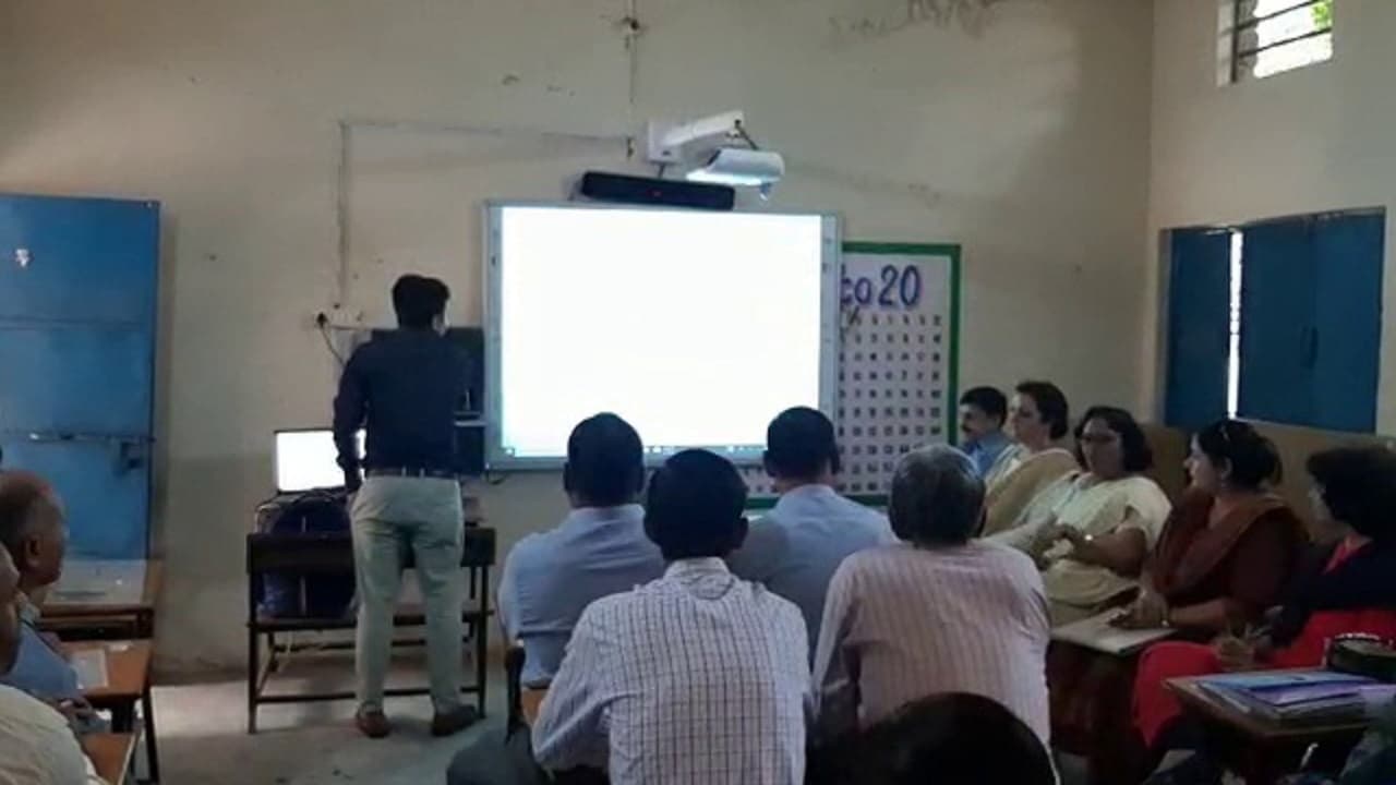 ट्रेनिंग के नाम पर फर्जीवाड़ा: झारखंड में विद्यालय प्रबंधन समिति को ट्रेनिंग की खानापूर्ति, निकाले पैसे