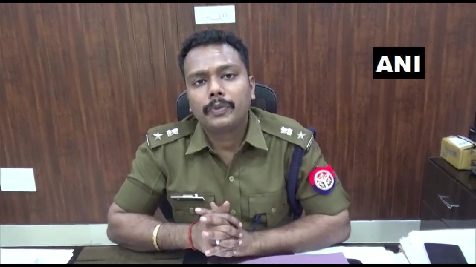 UP : रामपुर में पति ने कराई पत्नी और ससुरालियों पर FIR, पाकिस्तान से टीम इंडिया की हार पर पटाखे फोड़ने का आरोप