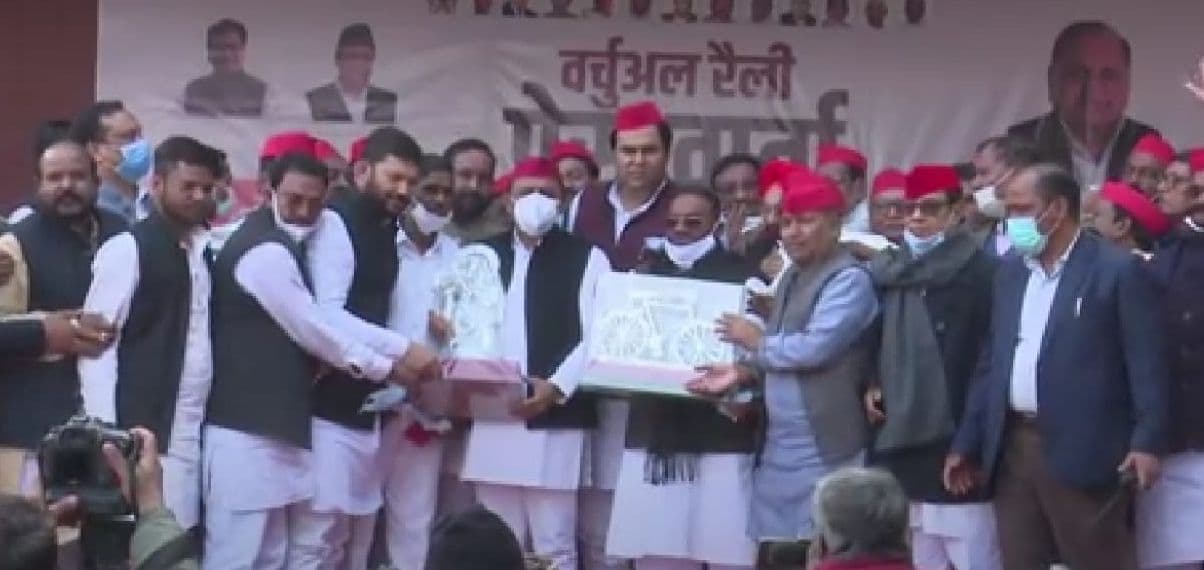 UP Election 2022: बीजेपी छोड़ सपा में दिखाई निष्ठा, विधानसभा अध्यक्ष तक नहीं पहुंचा कोई इस्तीफा