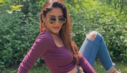 Naagin एक्ट्रेस Surbhi Chandna का धमाकेदार डांस वीडियो वायरल, पर्पल ड्रेस में तितली की तरह मंडराती नजर आई अदाकारा