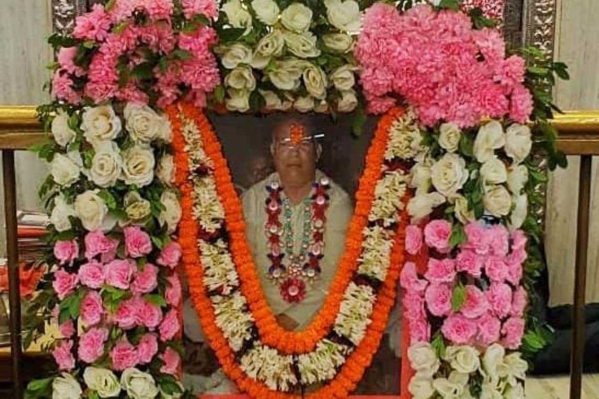 गुरु पूर्णिमा: श्री श्याम मंदिर में सद्गुरु काशीराम जी शर्मा का भव्य श्रृंगार, गणेश वंदना के साथ किया संकीर्तन
