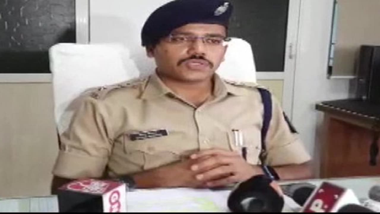 Nupur Sharma Controversy: इंस्टाग्राम पर नुपुर शर्मा की फोटो डालने वाले युवक को धमकी मामले में 3 गिरफ्तार