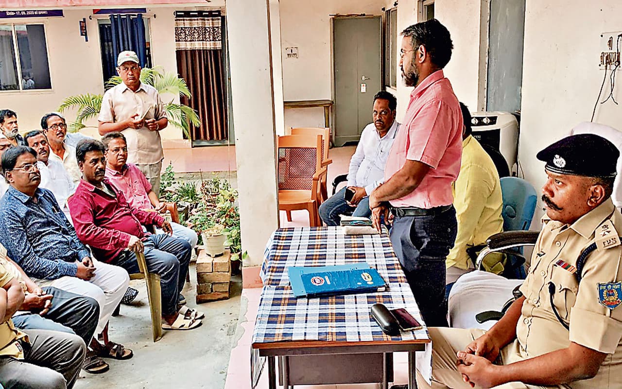 Sahibganj Violence: अमन-चैन का शहर है साहेबगंज, इसे जिंदा रखना हम सबकी जिम्मेदारी, डीसी-एसपी ने की अपील