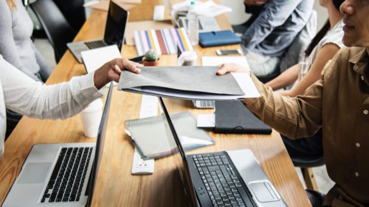 Budget 2023 : बजट से वेतनभोगियों को भी है ढेर सारी उम्मीदें, जानें विशेषज्ञों की राय