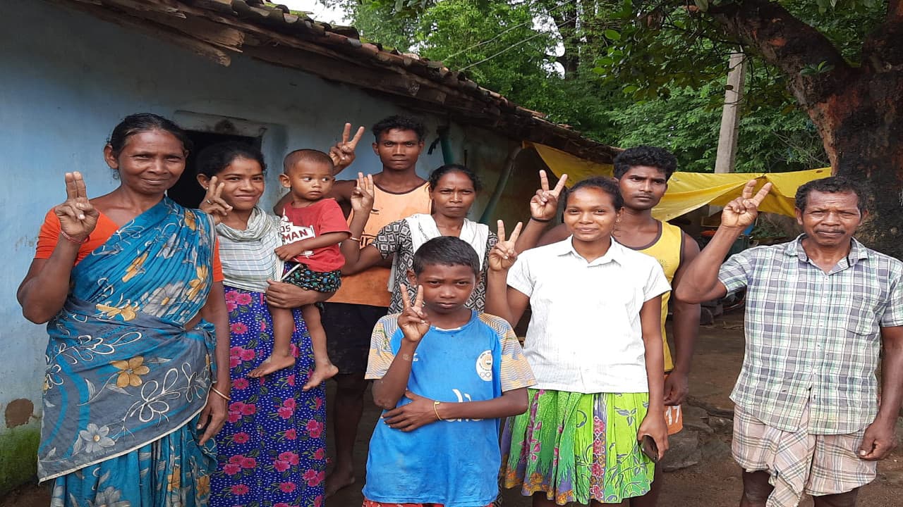 निक्की व सलीमा के गांववालों ने बारिश के बीच जेनरेटर के सहारे देखा हॉकी मैच, भारतीय टीम की जीत पर मनाया जश्न