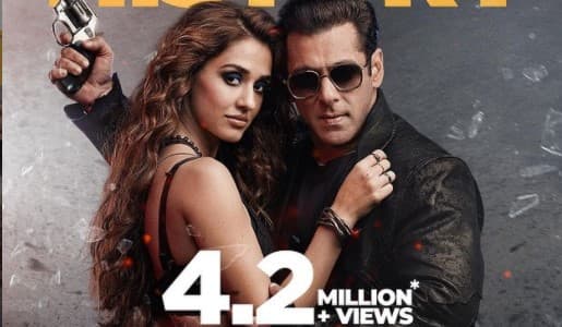 Radhe Box Office Collection: सलमान खान की फिल्म 'राधे' की विदेश में धूम, जानें पहले दिन की कमाई