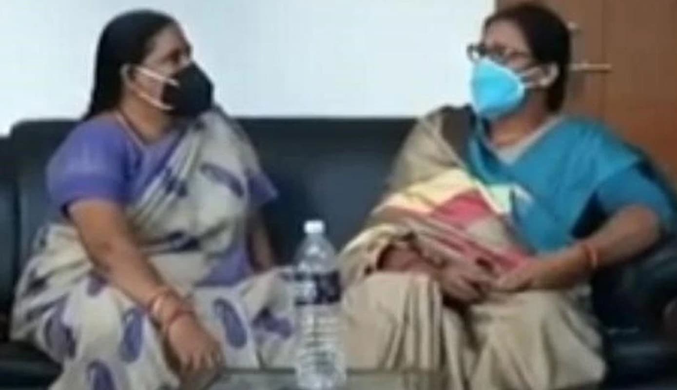 लालू यादव से मिलने पहुंचीं RJD विधायक समता देवी ने रांची में खेला ‘दलित कार्ड’, कोरेंटिन मुक्त करने का किया अनुरोध