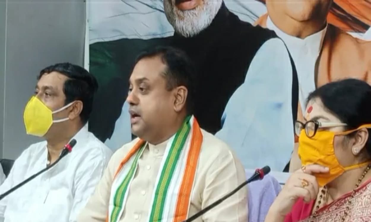 ममता बनर्जी के ह्वीलचेयर वाले वीडियो पर संबित पात्रा का तंज, कहा- 'बेचारा पैर, हिल-हिल के बता रहा दर्द'