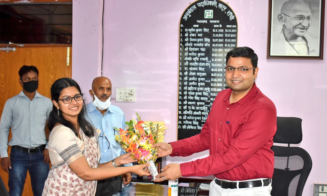 रांची में समीरा एस और चक्रधरपुर में अभिजीत सिन्हा ने संभाला एसडीओ का कार्यभार