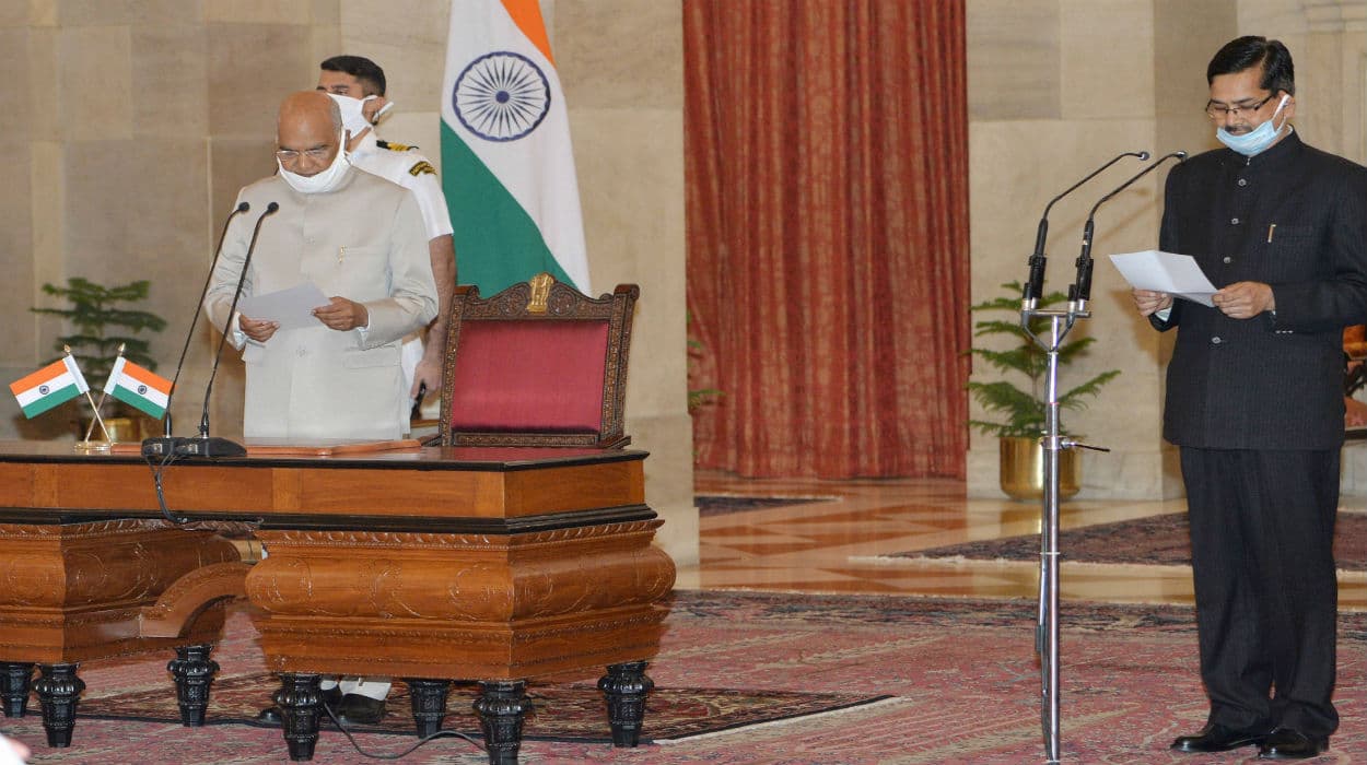 राष्ट्रपति के सचिव संजय कोठारी बनाए गए CVC के नये प्रमुख, कपिल देव त्रिपाठी लेंगे कोठारी की जगह