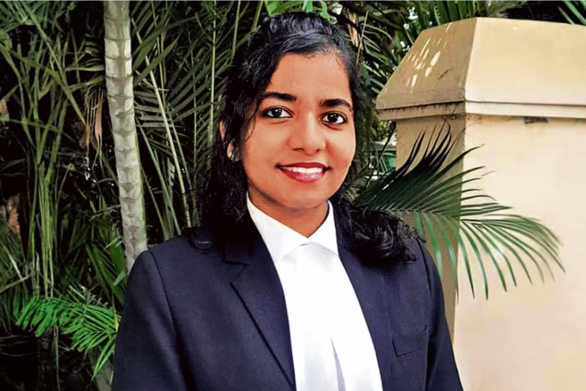 देश की पहली ऐसी वकील जो बोल और सुन नहीं सकती, पर कोर्ट में दलीलें रखने में हैं एक्सपर्ट