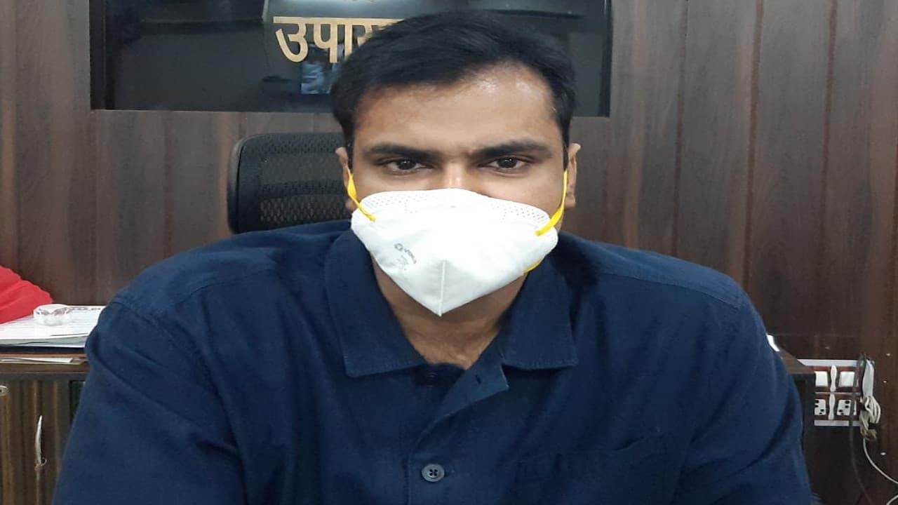 Doctors Day 2021 : चिकित्सकों की जीवन में है अहम योगदान, सरायकेला डीसी बोले- अपना सुख-चैन त्याग कर दूसरों की भलाई में जुटे इनके जज्बे को सलाम