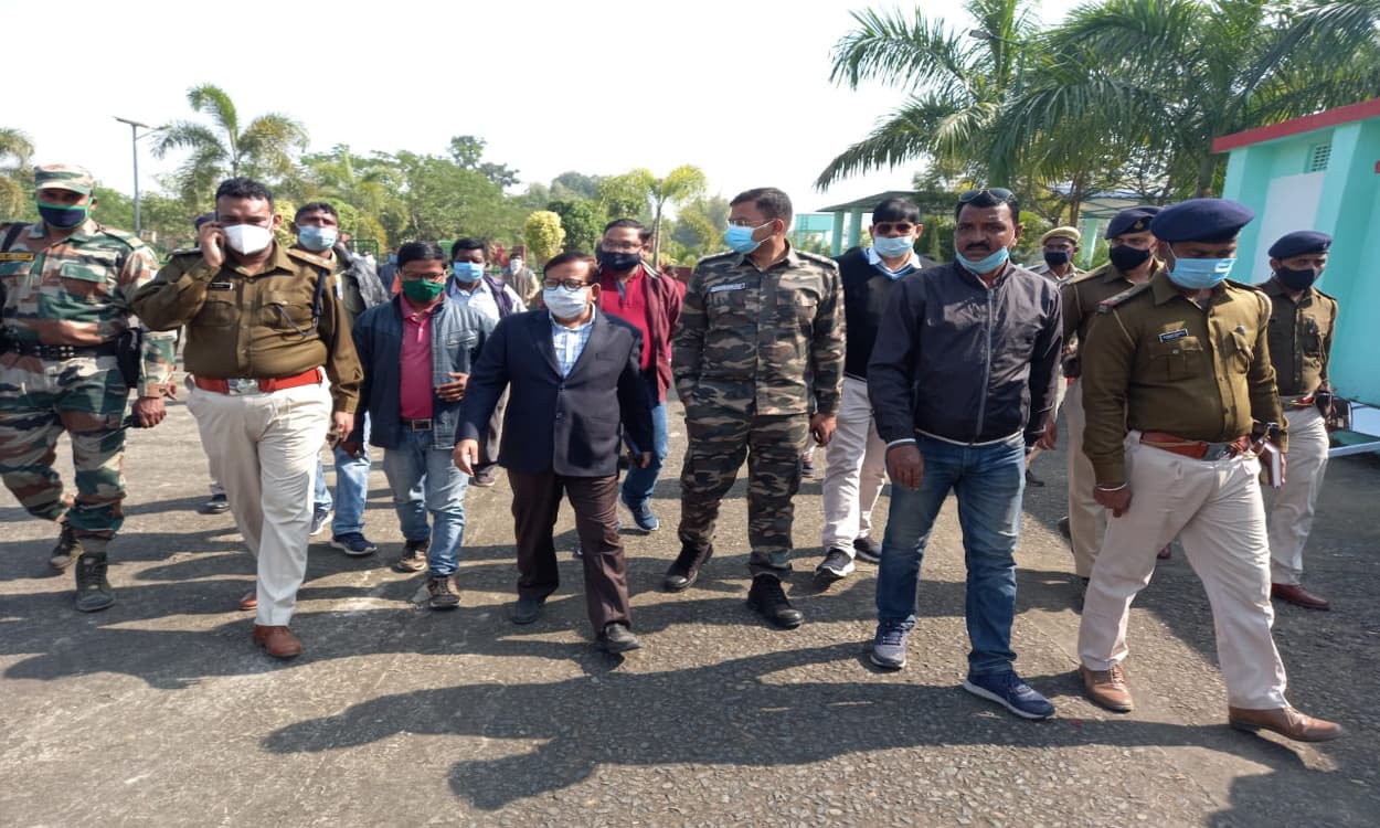 नये साल के पहले दिन खरसावां के शहीदों को दी जायेगी श्रद्धांजलि, DC- SP ने तैयारियों का लिया जायजा