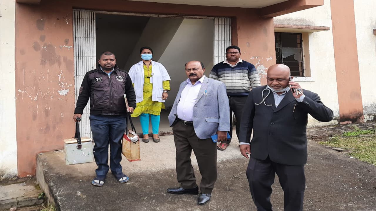 सरायकेला के राजनगर क्षेत्र में डायरिया से एक ग्रामीण की मौत, मेडिकल टीम ने किया कैंप, गांव पहुंचे सिविल सर्जन
